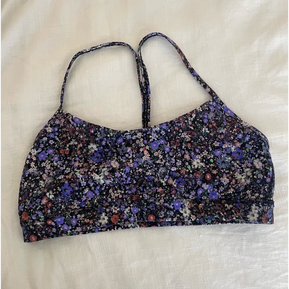 Lululemon Flow Y Nulu Bra *Light Support A-C cups